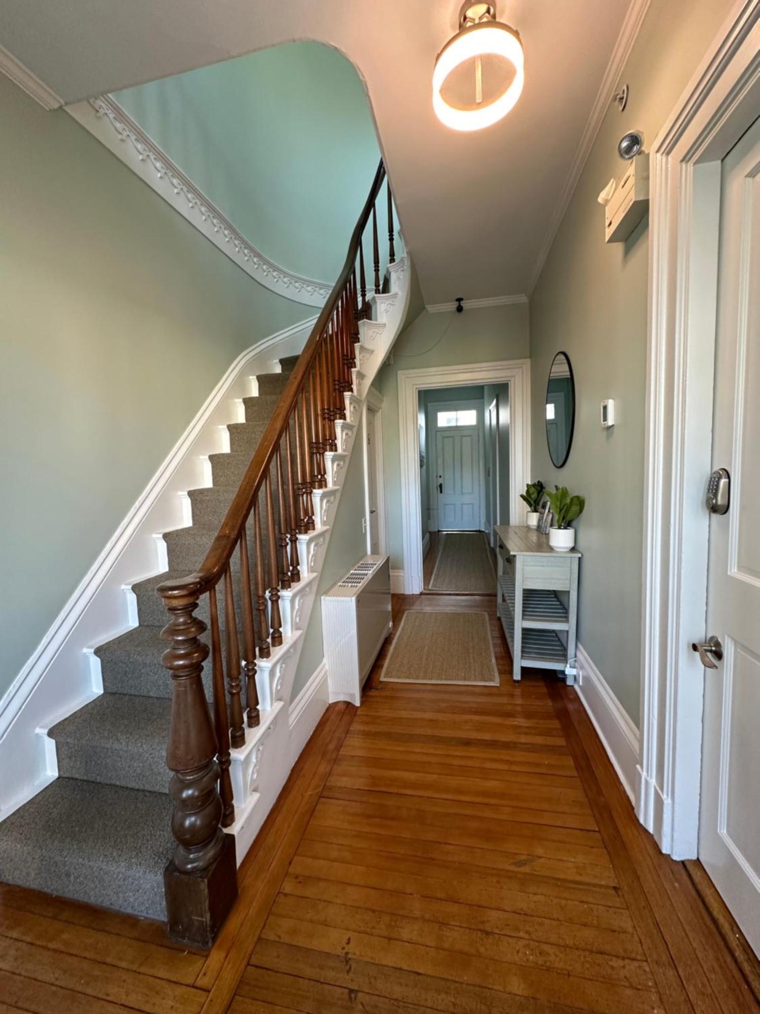 Entire Charming Victorian Home Downtown นิวพอร์ต ภายนอก รูปภาพ
